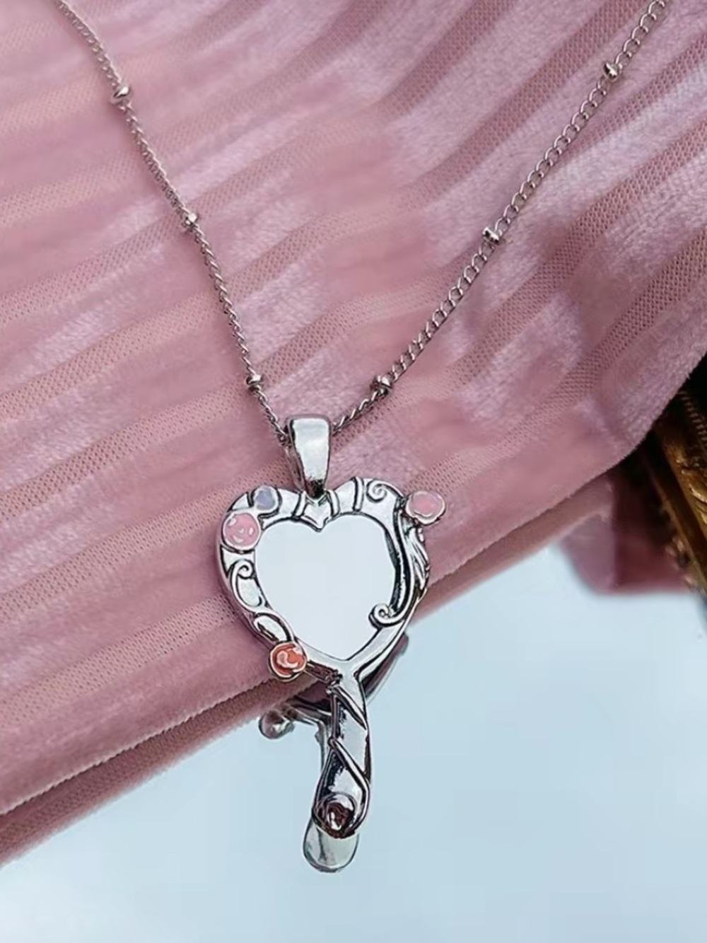 Silver Heart Mirror Necklace 🪞🧿